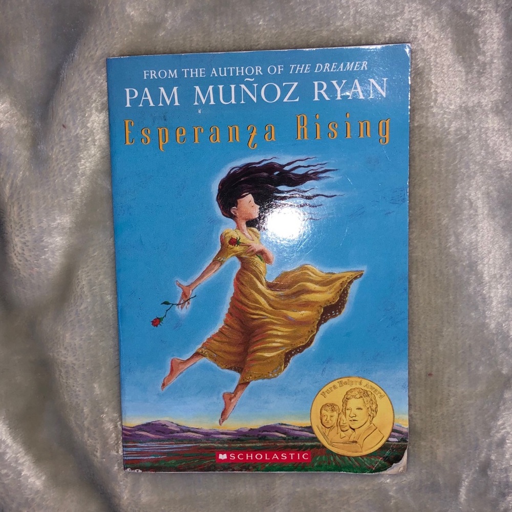 “esperanza rising”by pam muñoz-ryan paperback book